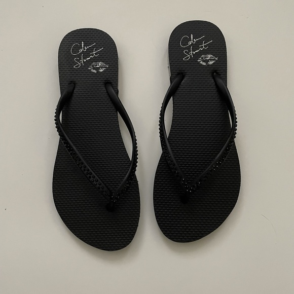 Colin Stuart Shoes - Colin Stuart black flip flops